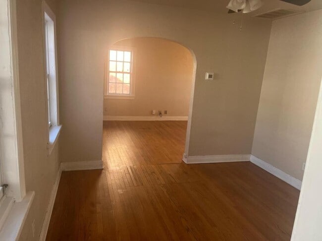 Building Photo - 301 NE 26th St