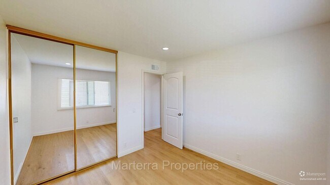 Building Photo - 17755 La Rosa Ln
