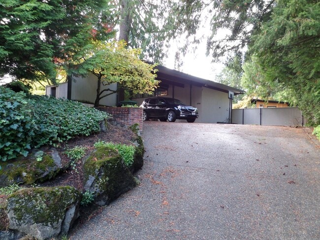 Building Photo - Incredible 3-Bedroom Mid-Century Stunner on Mercer Island! Huge Yard and Central A/C!!