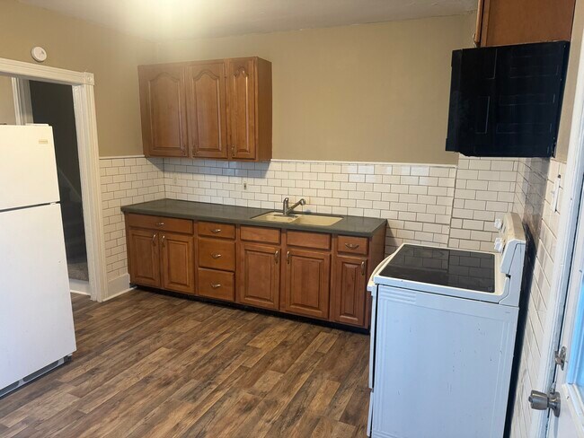 Kitchen 1 - 704 Ridge St
