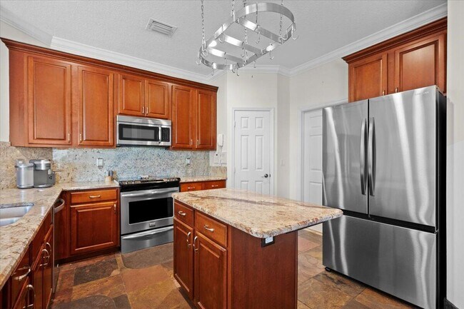 Building Photo - 1575 Newhaven Point Ln