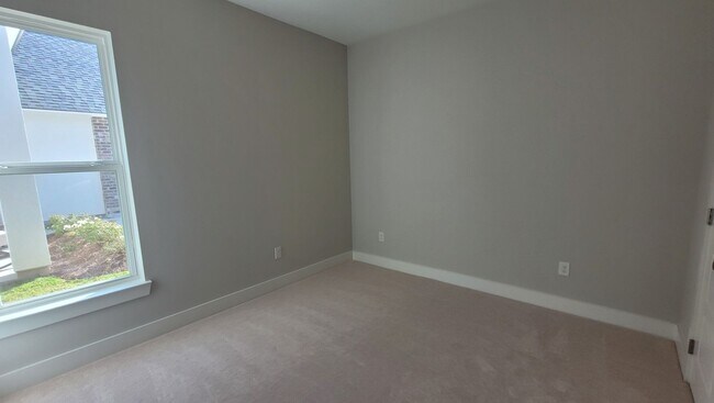 Building Photo - Brand New home in Woodstock Park!