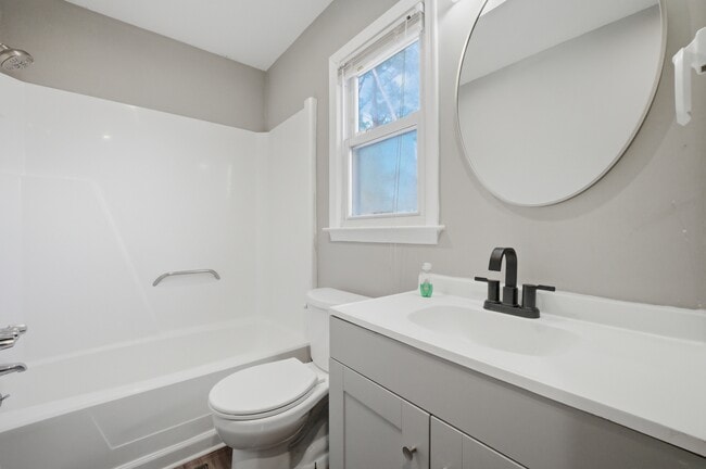 Building Photo - 25 Chowan Pl