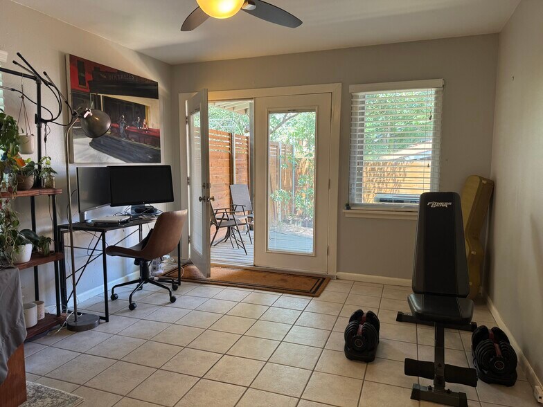 Second bedroom (different layout and view) - 3312 S Oak Dr