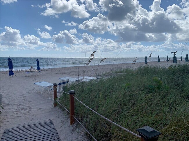 Building Photo - 3600 Galt Ocean Dr