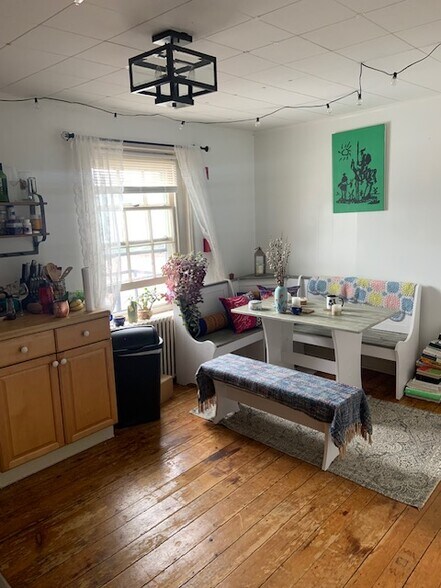 Kitchen/Dining Area - 314 W Miner St
