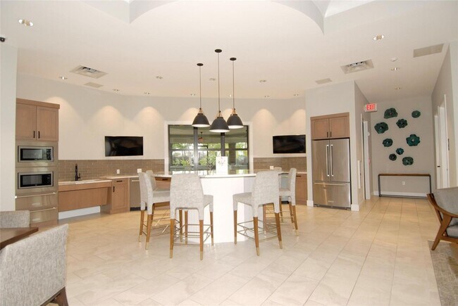 Building Photo - 4628 Pinehurst Trl E