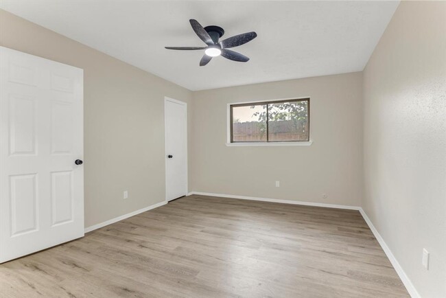 Building Photo - 9611 Camrose Ct