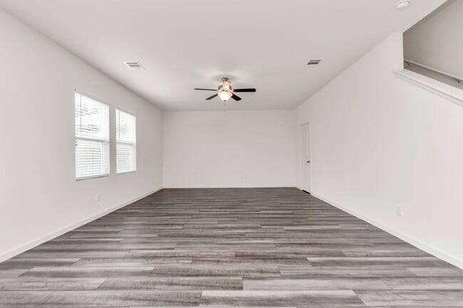 Building Photo - 7810 Hightree Dr