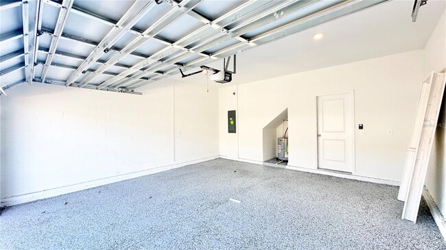 Building Photo - 326 Bogey Dr
