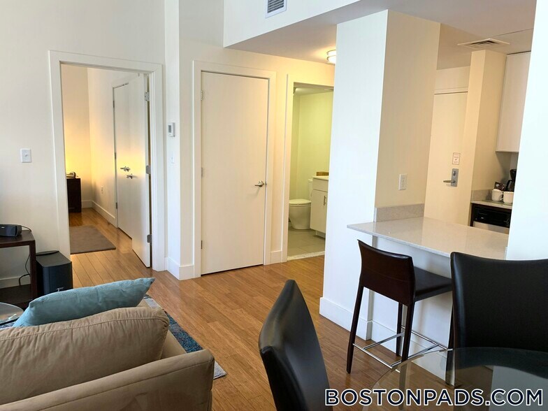 Building Photo - 8 Winter St