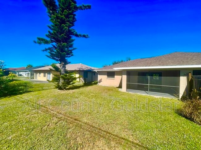 Building Photo - 10515 Pendleton Ave