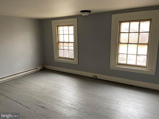 Building Photo - 124 E Gay St