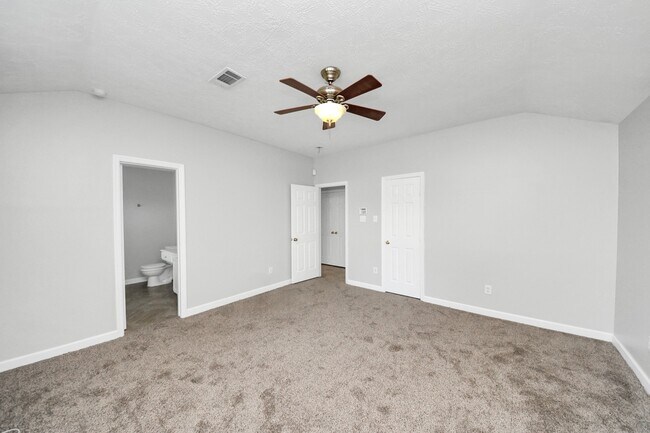 Building Photo - 13503 Sherman Oaks Dr