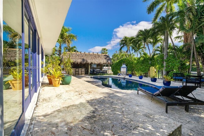 Building Photo - 7975 Biscayne Point Cir