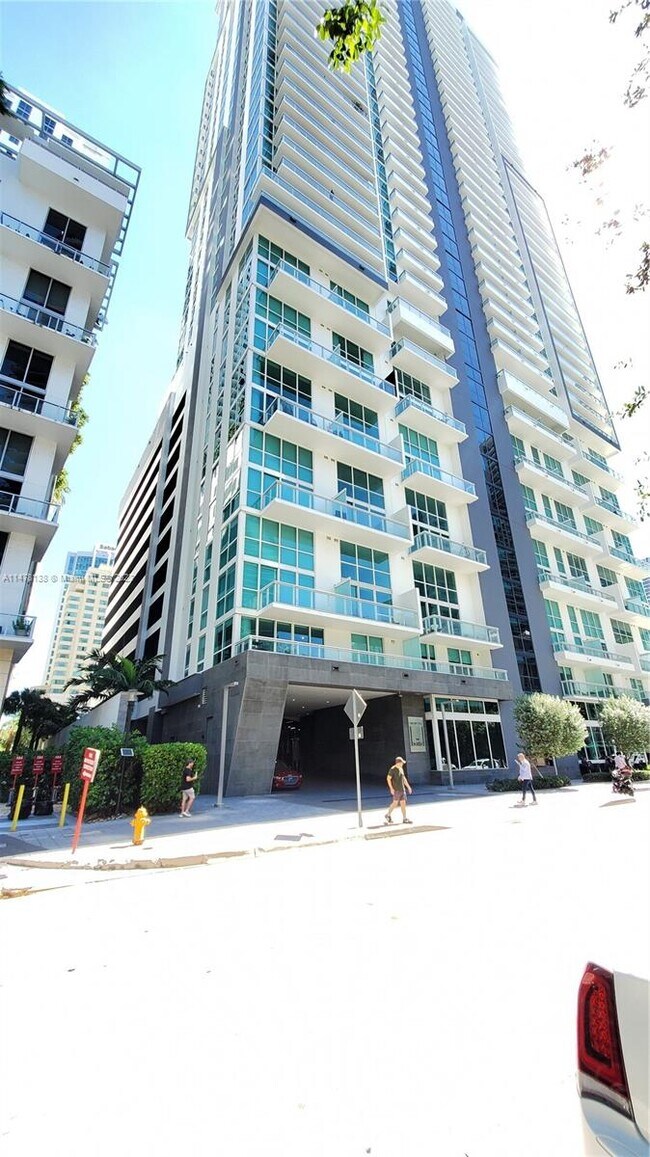 Primary Photo - 1080 Brickell Ave
