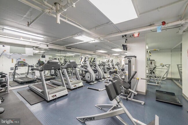 Building Photo - 2101 Chestnut St