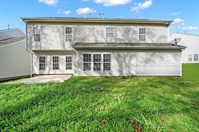 Building Photo - Beautiful 4 bed 2.5 Bath in Ballentyne Are...