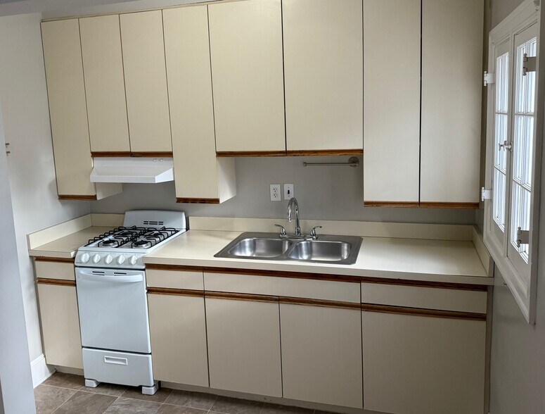Building Photo - Frances Apartments