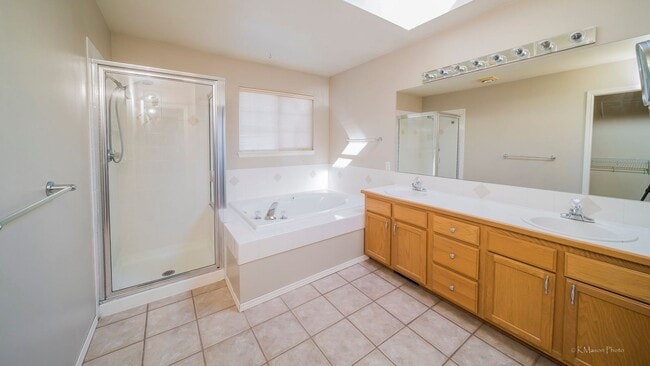 Building Photo - Amazing & spacious 4 bed plus office, 2.5 ...