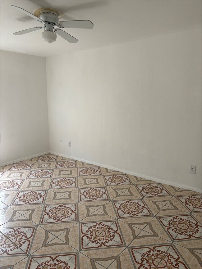 Building Photo - 7200 Clarewood Dr