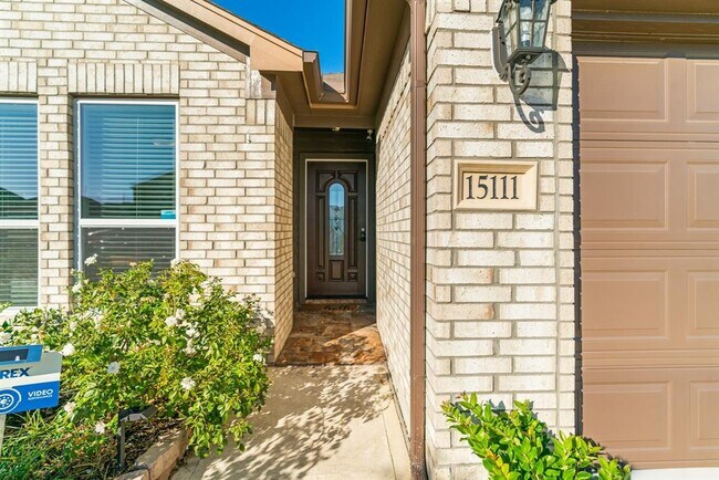 Building Photo - 15111 Longleaf Frst Dr