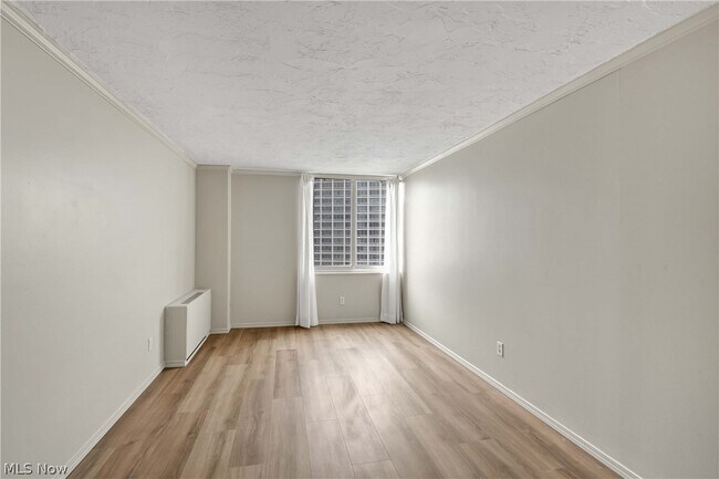 Building Photo - 12900 Lake Ave