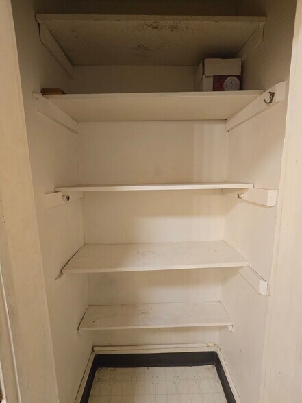 Building Photo - 208 Pike St