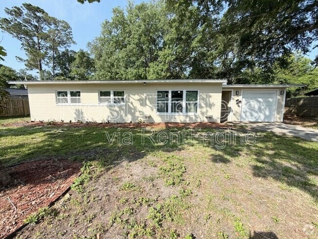 Building Photo - 1325 Hibiscus St