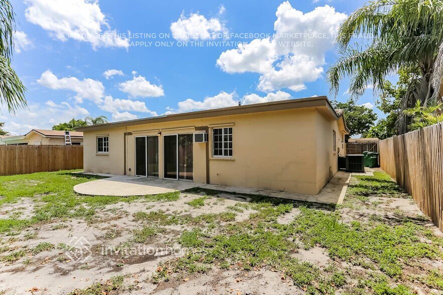 Building Photo - 208 NW 80th Ave