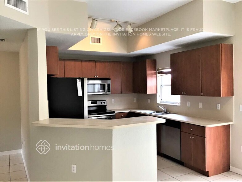 Building Photo - 8910 SW 220th Ln
