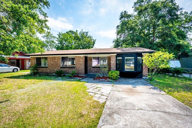 Building Photo - Timuquana 3BR/2BA Solid Brick Home w/ Flex Space & Private Yard
