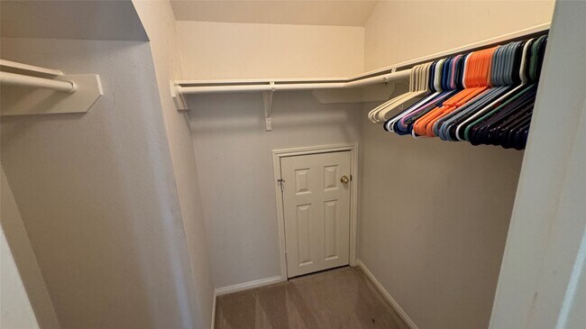 Building Photo - 14614 Vaughnville Dr