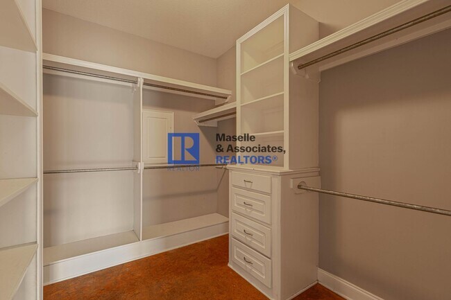 Building Photo - 3 Bed/2 Bath Home in Providence