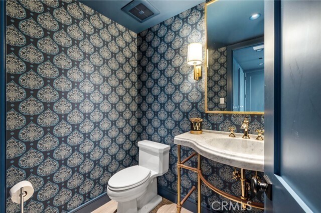 Building Photo - 2428 The Strand