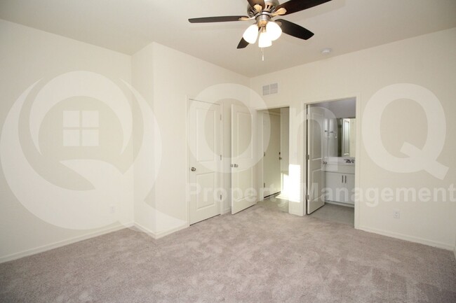 Building Photo - 36039 W Santa Monica Ave