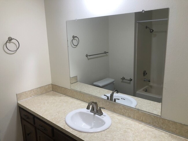 Building Photo - Three Bedroom with RV Pad in North Salem