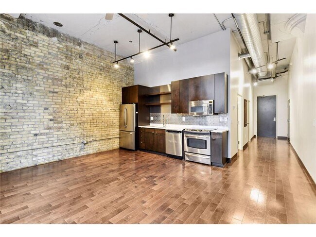 Building Photo - 618 N Washington Ave