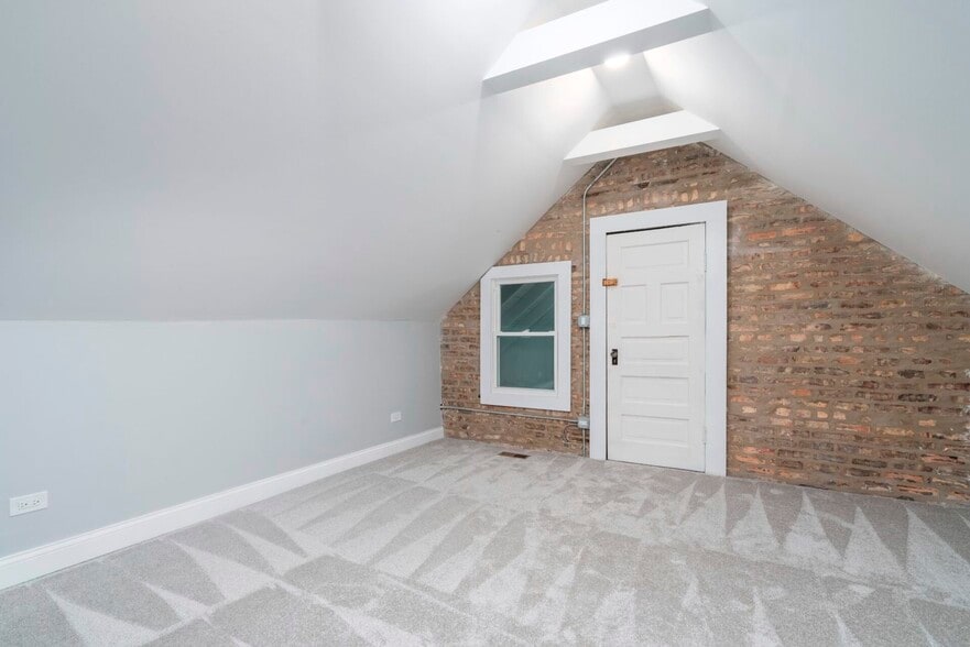 Building Photo - 1645 S Miller St