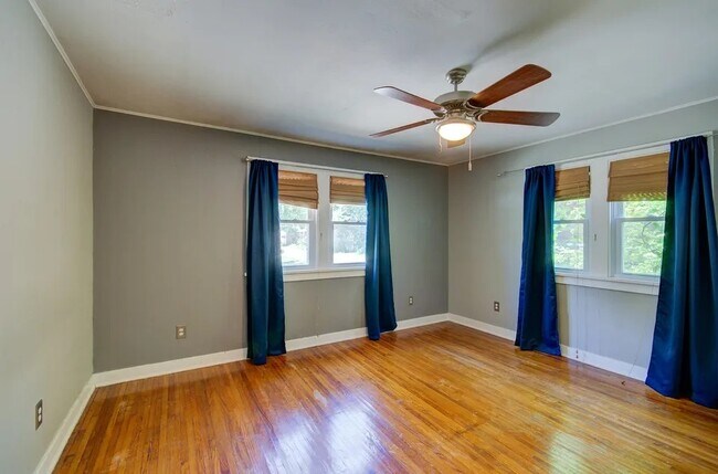 Building Photo - 227 Sherman CT