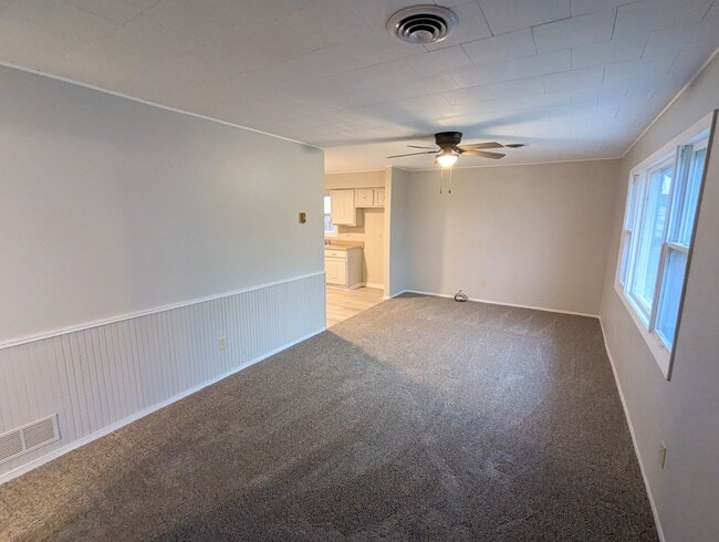 Building Photo - Charming 4-Bedroom Ranch with Modern Updat...