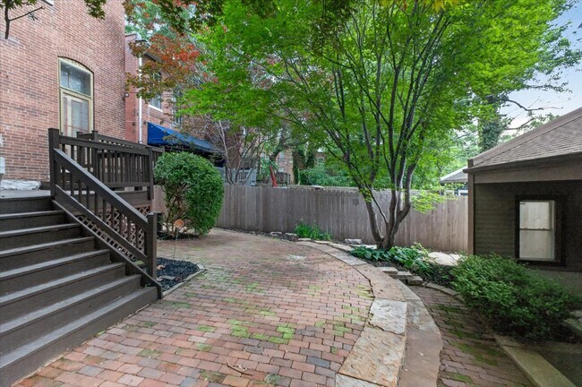 Building Photo - 2416 S 13th St