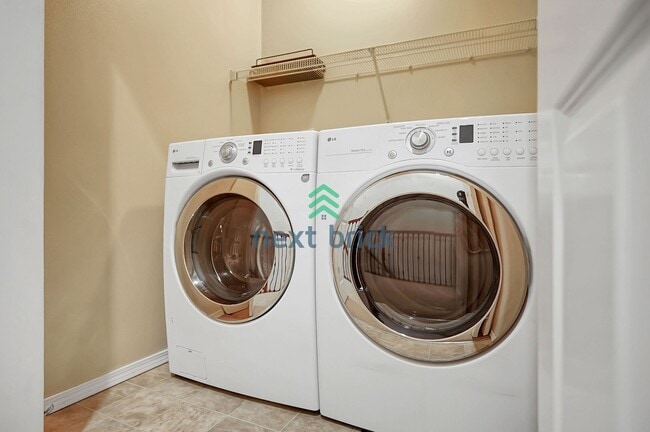 Building Photo - Townhome Available for Rent in Bothell!