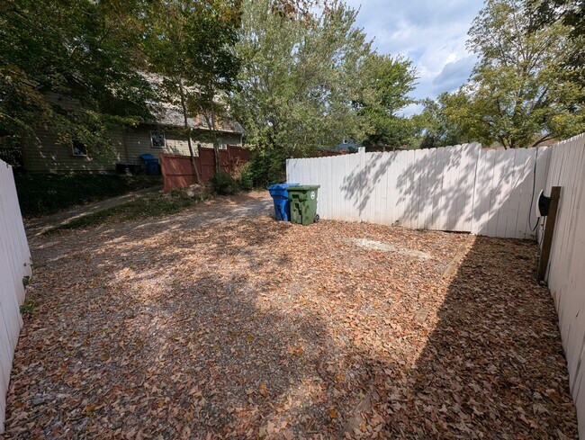 Building Photo - 24 Woodrow Ave