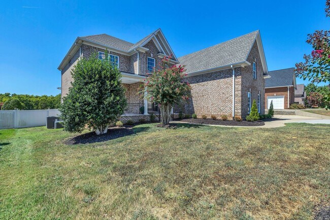 Building Photo - Luxury 4BR Home with River Views & Entertainer’s Bonus Room