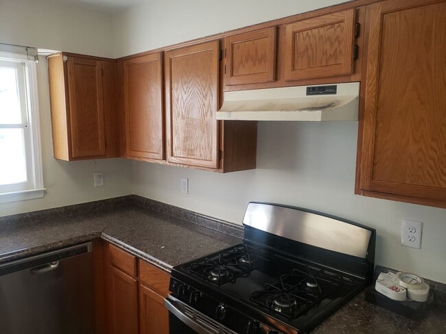 Building Photo - 2BR Townhouse in Avondale