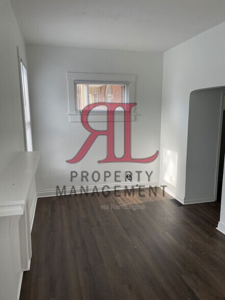 Building Photo - 346 Stewart Ave