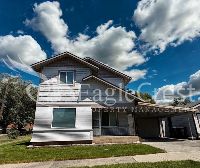 Building Photo - Spacious 3-Bedroom, 2-Bath Home on a Corner Lot-Students Encouraged To Apply