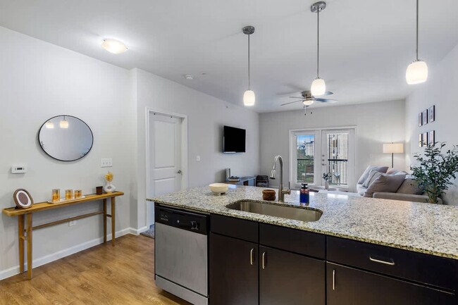 Building Photo - 9301 Old Bee Caves Rd