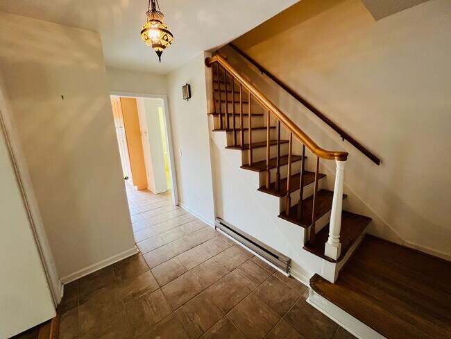 Building Photo - 401 Apperson Dr